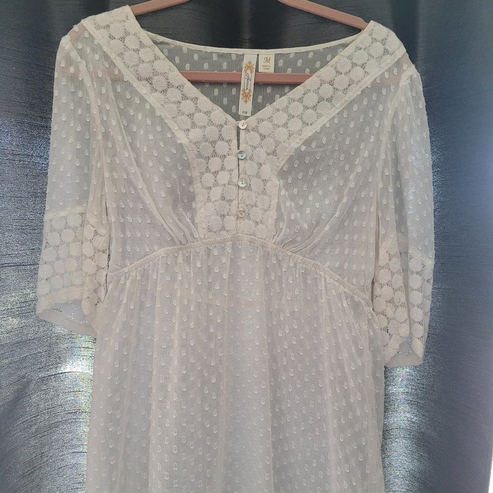 Adiva short sleeve sheer lace blouse